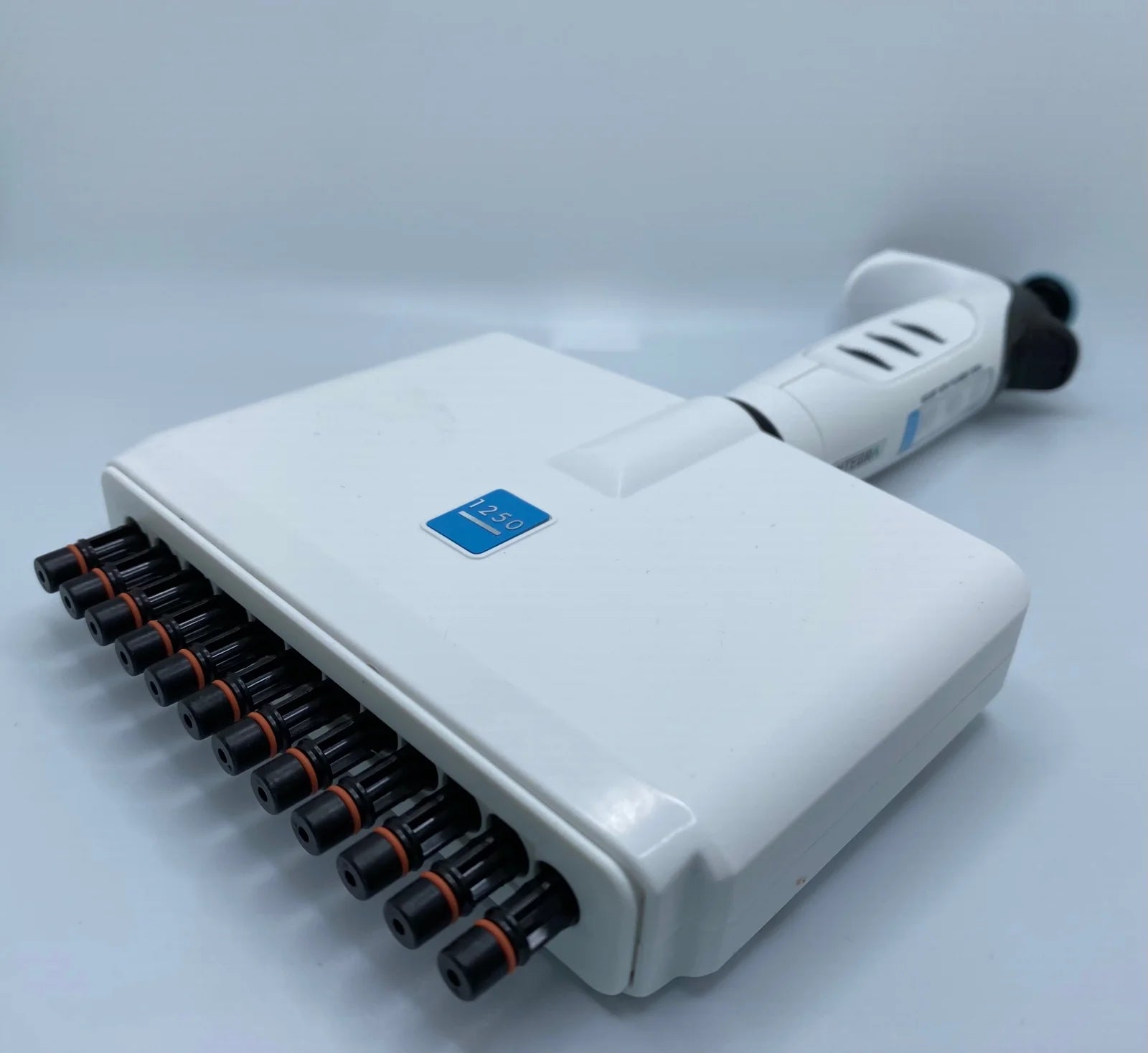 Integra 100-1250 uL Pipettor (12-Channel) - TRAXSKU051